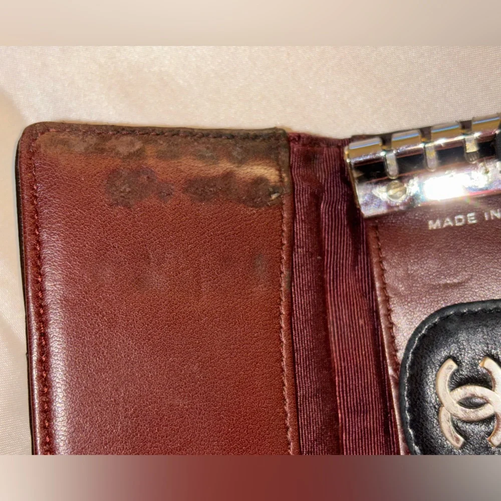 CHANEL Calfskin Black Soft Quilted Leather Key Case - Very good condition - Picture 7 of 14